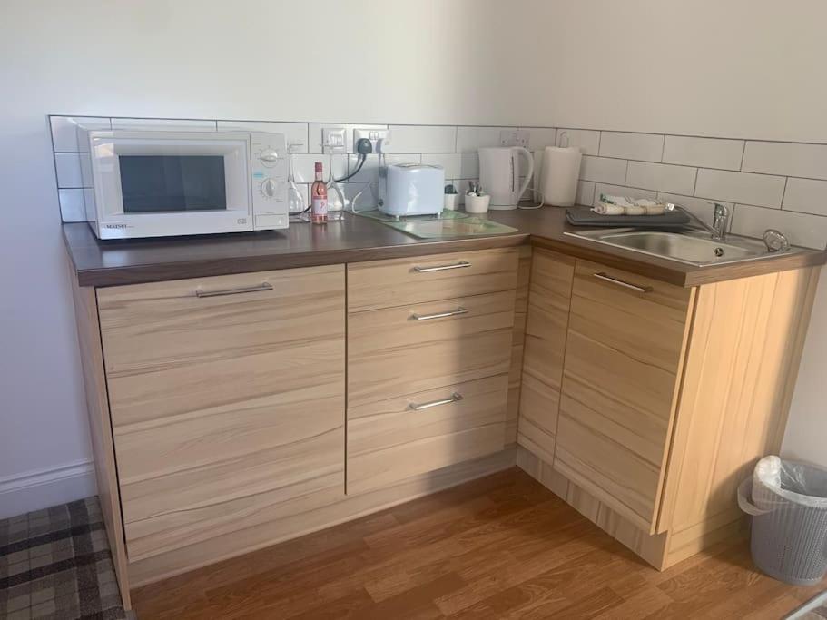 Inverness City Studio Apartment Sleeps 2 Dalneigh 外观 照片